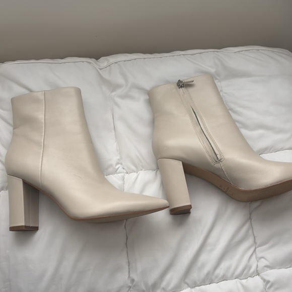 Marc Fisher Cream Heeled Boots Sleek Design - Picture 3 of 7